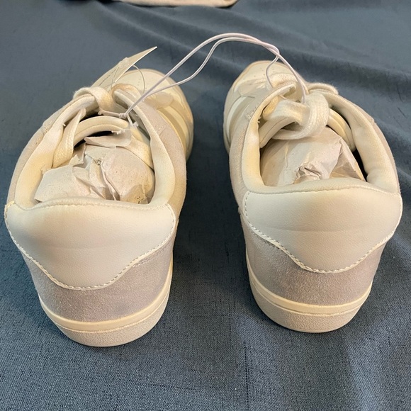 Universal Thread Women’s Nikita Sneakers, Size 9, NWOT - Picture 3 of 5